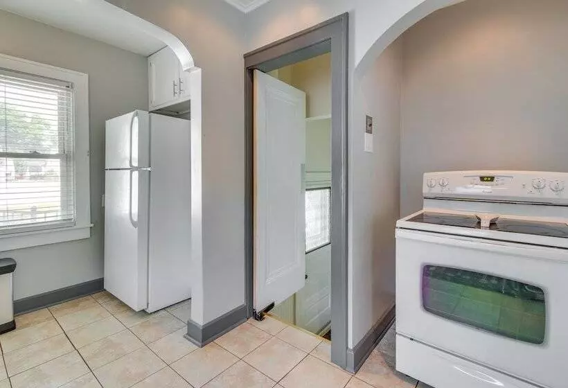 Charming Springfield Home: 2 Mi To Downtown