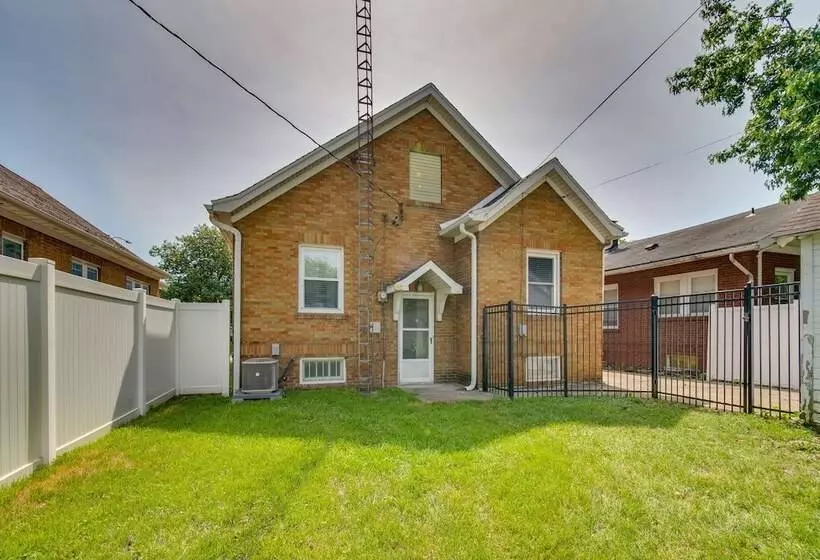 Charming Springfield Home: 2 Mi To Downtown