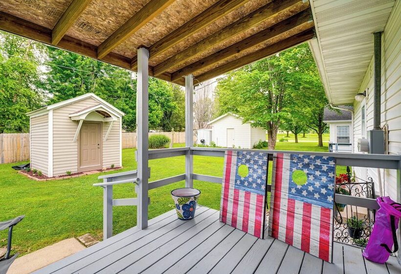 Charming St James Home Near Maramec Spring Park!