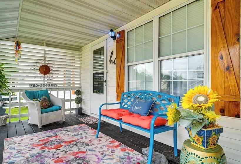 Charming St James Home Near Maramec Spring Park!