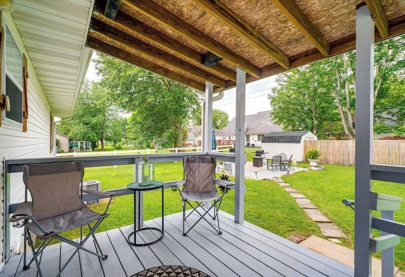 Charming St James Home Near Maramec Spring Park!