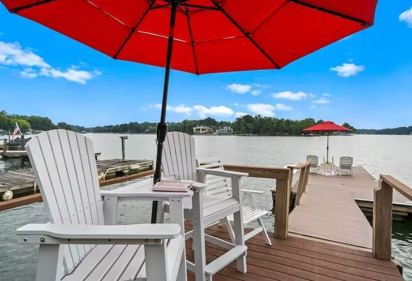 Commodore Bay Waterfront Home On Lake Norman!