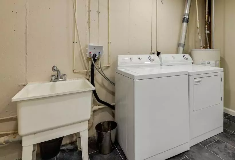 Cozy Brookville Home W/ Fire Pit & Deck!