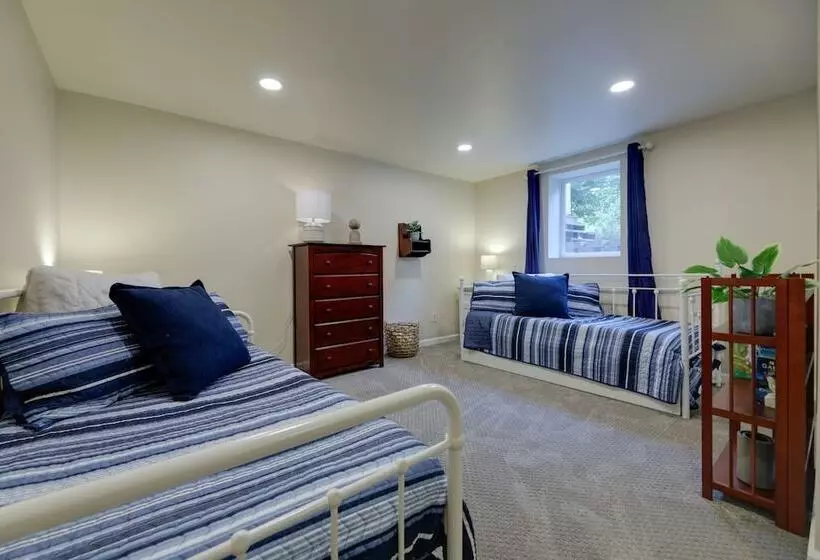 Cozy Brookville Home W/ Fire Pit & Deck!