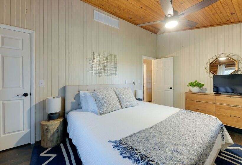 Cozy Brookville Home W/ Fire Pit & Deck!