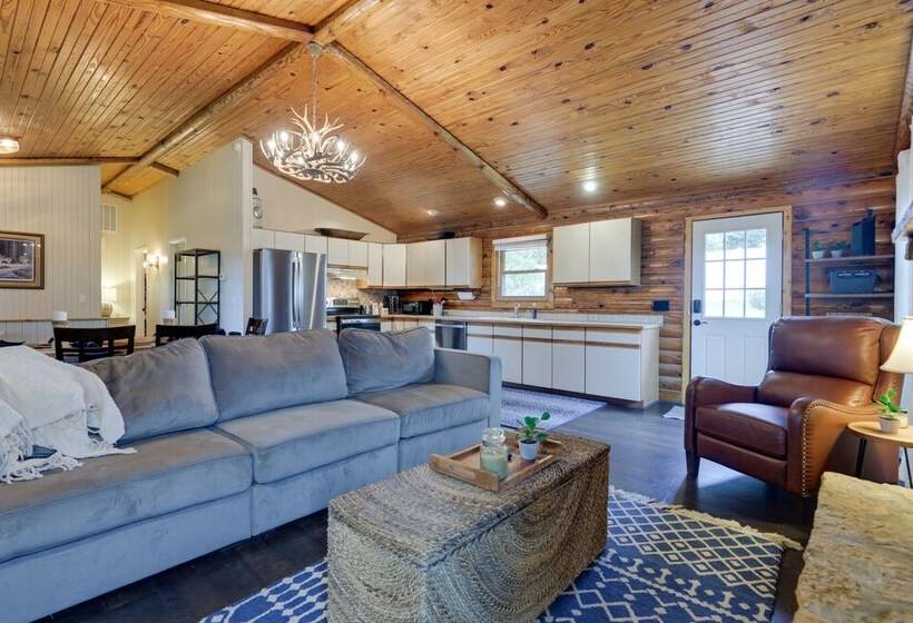 Cozy Brookville Home W/ Fire Pit & Deck!