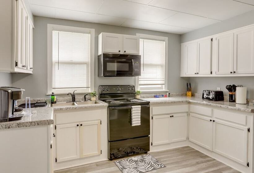 Cozy Downtown Sandusky Gem 1 Mi To Lake Erie!