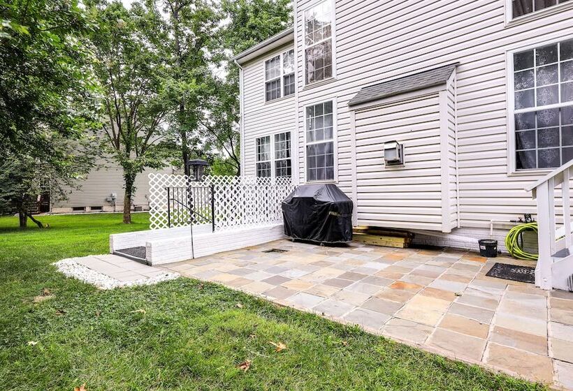 Cozy Herndon Home Near Wineries!