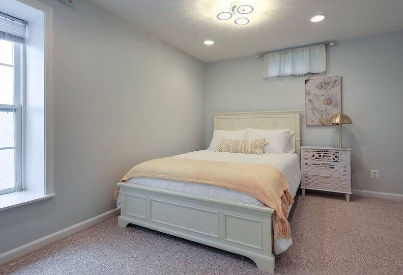 Cozy Herndon Home Near Wineries!