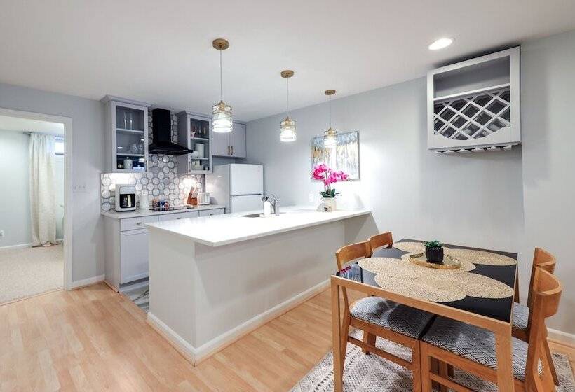 Cozy Herndon Home Near Wineries!