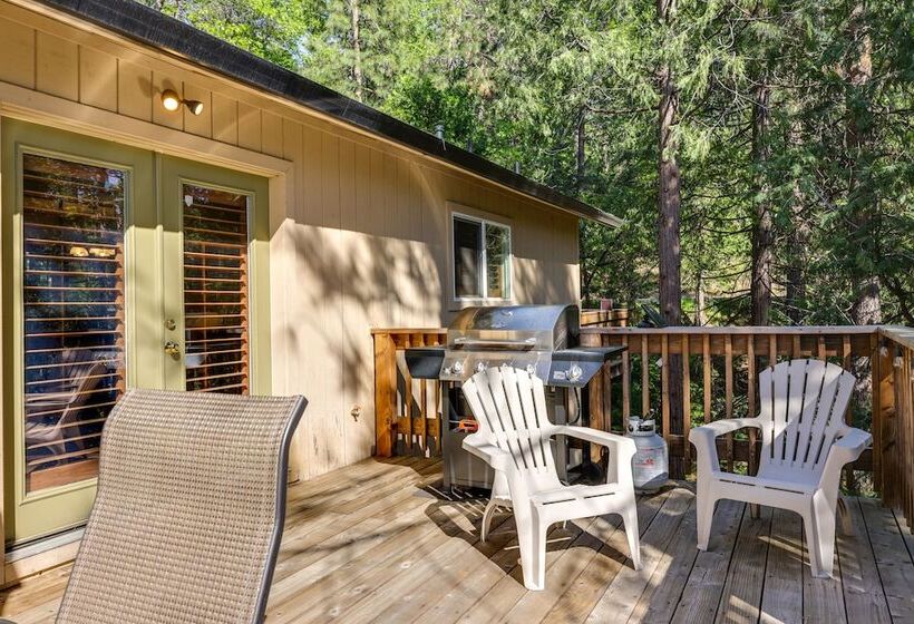 Cozy Mi Wuk Village Cabin W/ Deck!