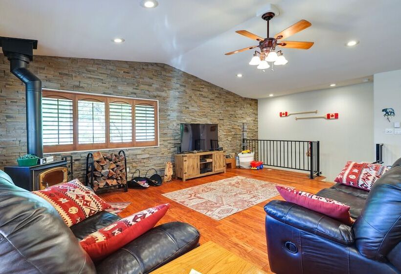 Cozy Mi Wuk Village Cabin W/ Deck!