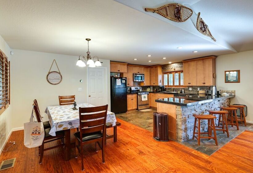 Cozy Mi Wuk Village Cabin W/ Deck!