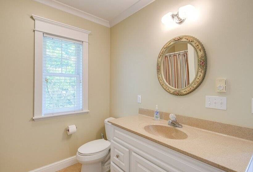 Cozy Michigan Retreat W/ Deck & Gas Grill!