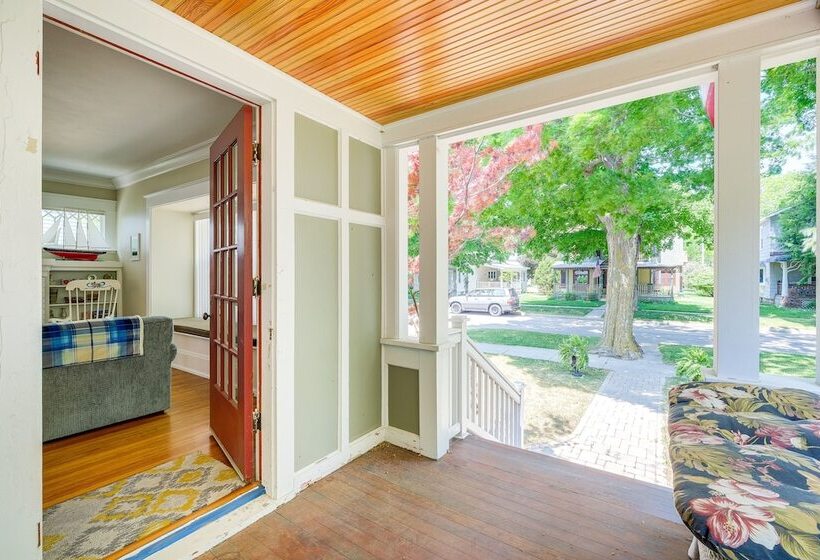 Cozy Michigan Retreat W/ Deck & Gas Grill!