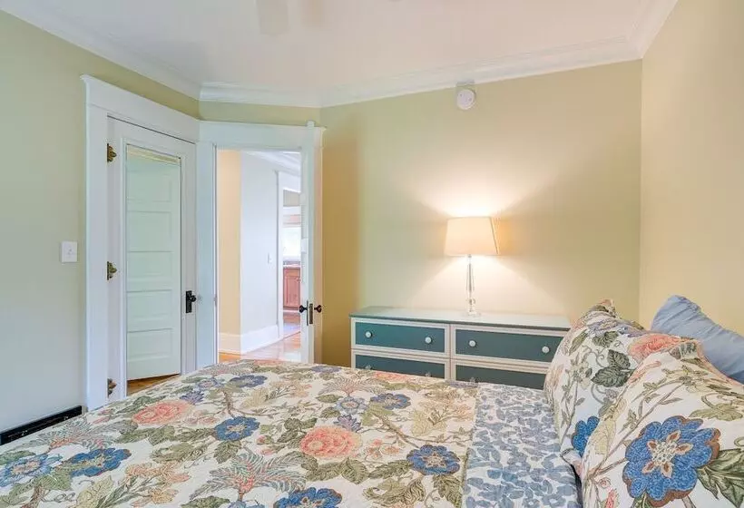 Cozy Michigan Retreat W/ Deck & Gas Grill!