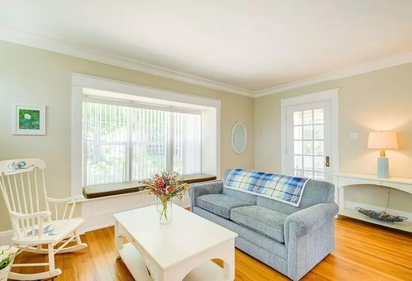 Cozy Michigan Retreat W/ Deck & Gas Grill!