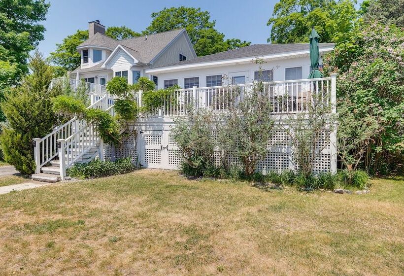 Cozy Michigan Retreat W/ Deck & Gas Grill!