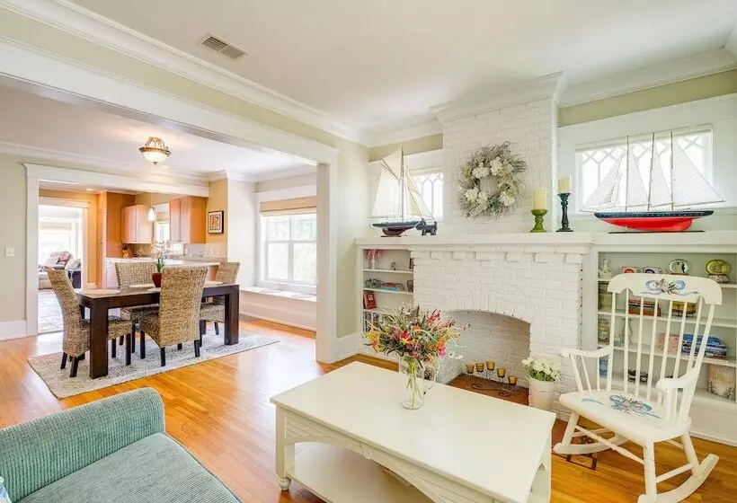 Cozy Michigan Retreat W/ Deck & Gas Grill!