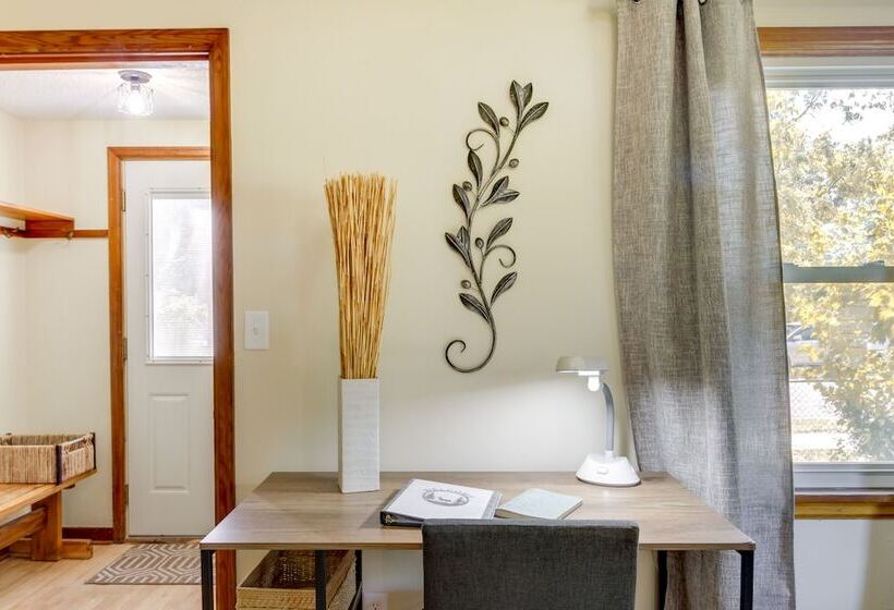 Serene Crosby Cottage: 3 Mi To Serpent Lake!