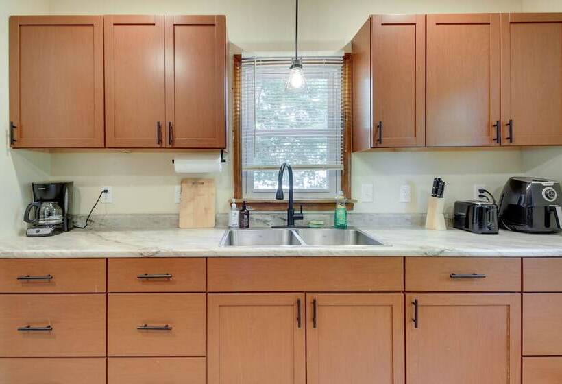 Serene Crosby Cottage: 3 Mi To Serpent Lake!