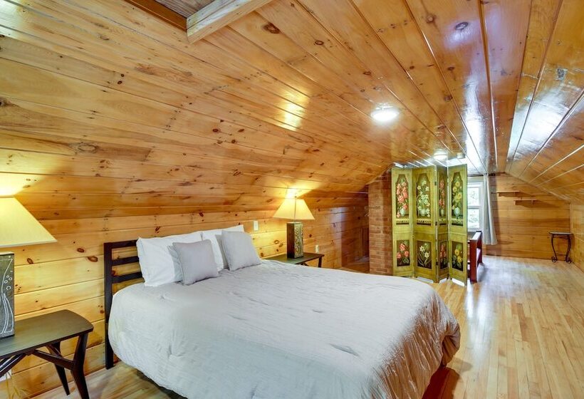 Serene Crosby Cottage: 3 Mi To Serpent Lake!