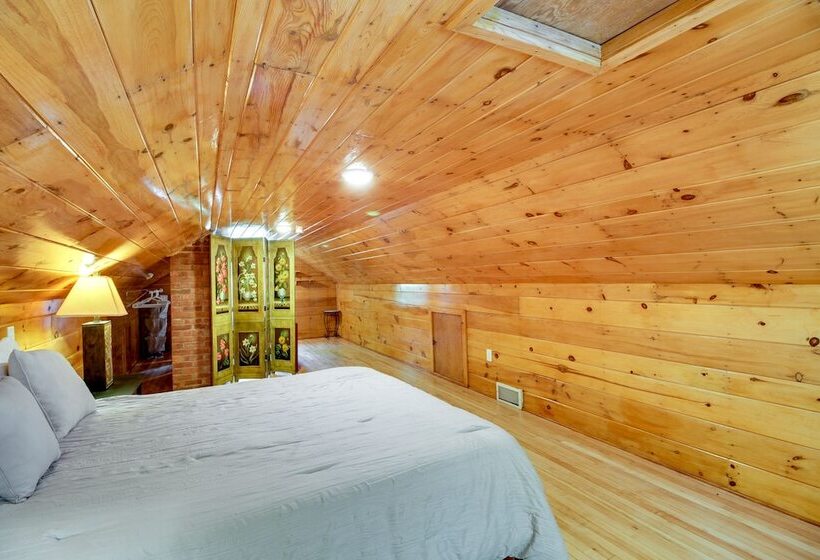 Serene Crosby Cottage: 3 Mi To Serpent Lake!