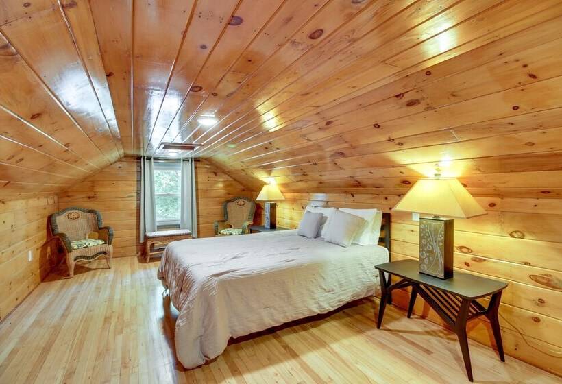 Serene Crosby Cottage: 3 Mi To Serpent Lake!