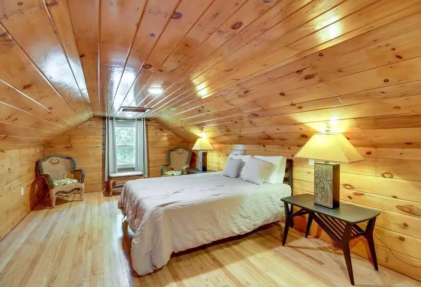 Serene Crosby Cottage: 3 Mi To Serpent Lake!