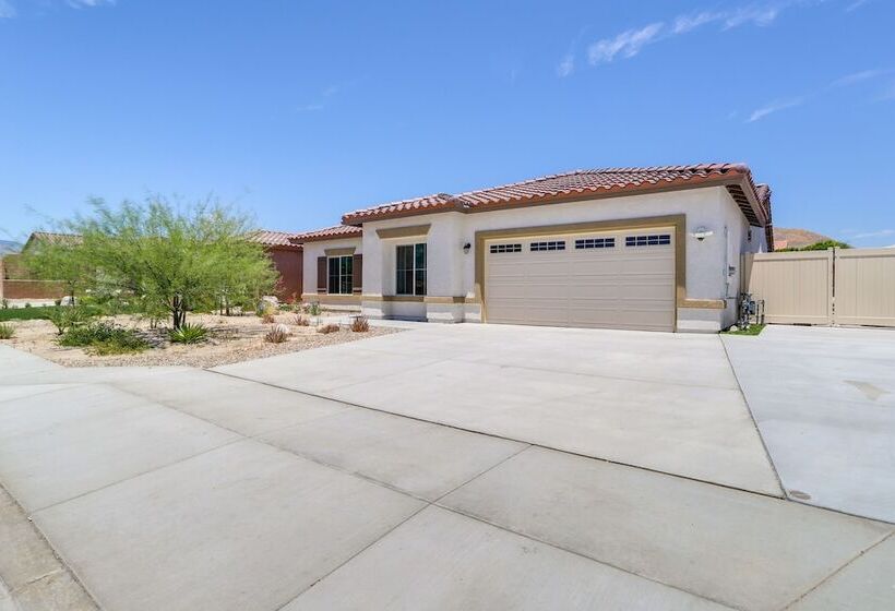 Desert Hot Springs Gem: Saltwater Pool & Mtn Views