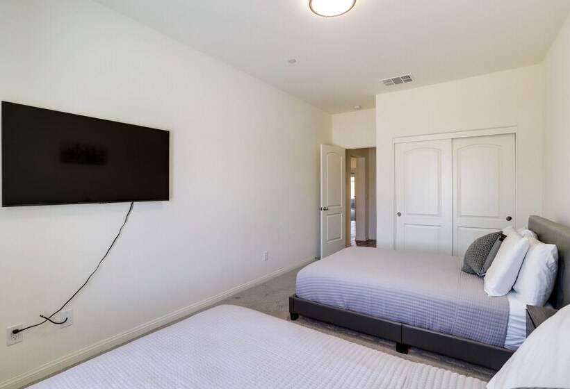 Desert Hot Springs Gem: Saltwater Pool & Mtn Views