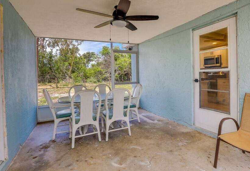 Englewood Vacation Home W/ Screened Porch!