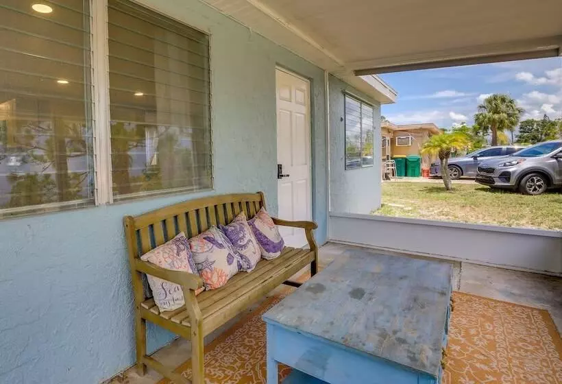 Englewood Vacation Home W/ Screened Porch!