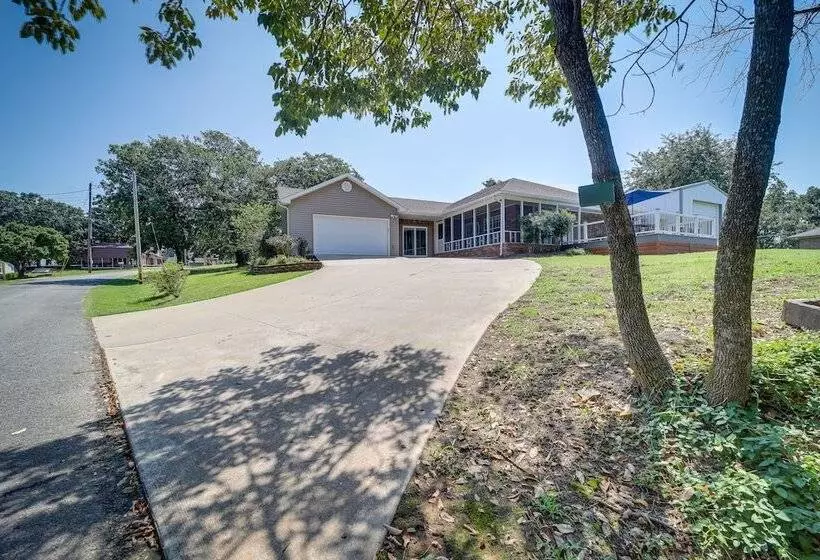 Eufaula Oasis W/ Screened Porch: Unwind In Style!