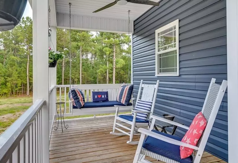 Expansive Georgetown Home W/ Decks & Fire Pit!