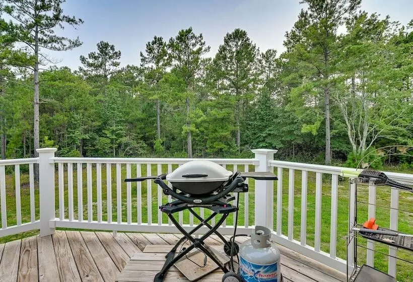 Expansive Georgetown Home W/ Decks & Fire Pit!