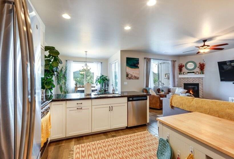 Flagstaff Home W/ Backyard Oasis: 38 Mi To Sedona!