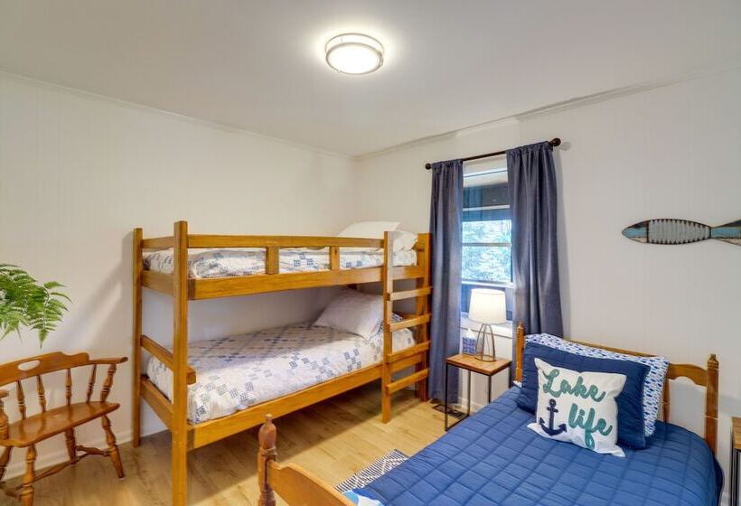 Greers Ferry Hideaway: Lake View, Boat Ramp Access