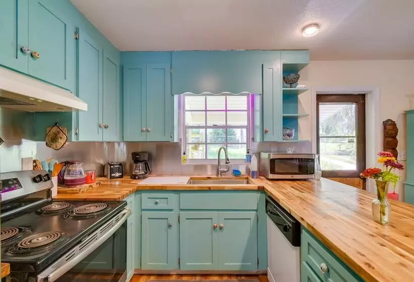 Hawthorne Retreat W/ Casita + Lake Winnott Access!