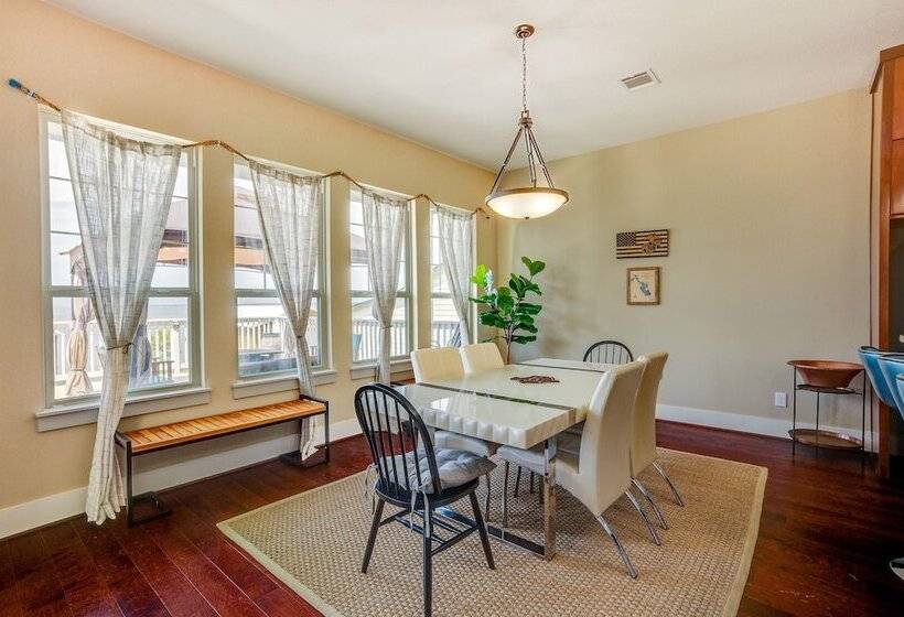 Home On Lake Livingston W/ Deck & 2 Fire Pits!