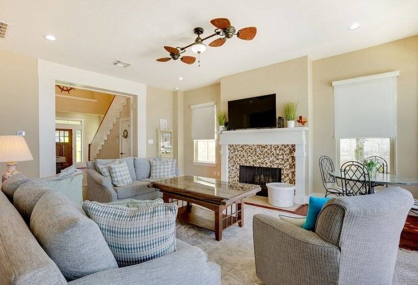 Home On Lake Livingston W/ Deck & 2 Fire Pits!