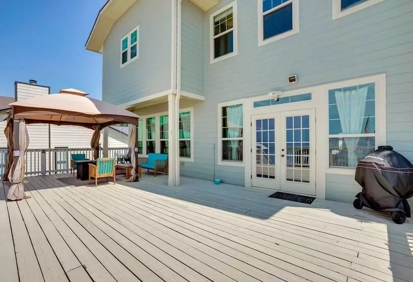 Home On Lake Livingston W/ Deck & 2 Fire Pits!