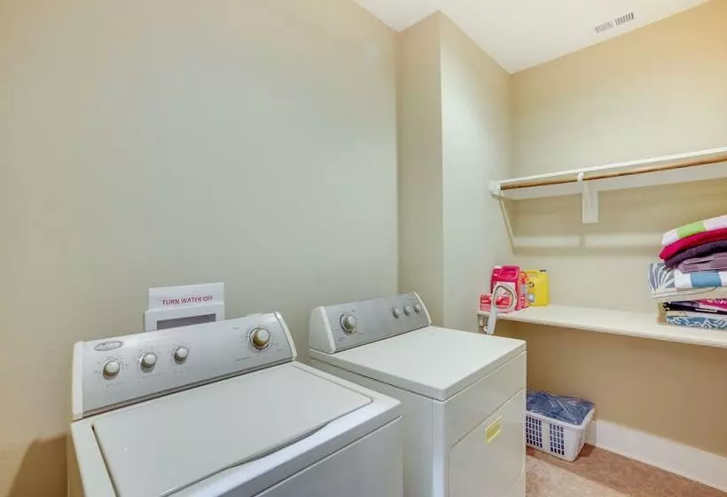 Home On Lake Livingston W/ Deck & 2 Fire Pits!