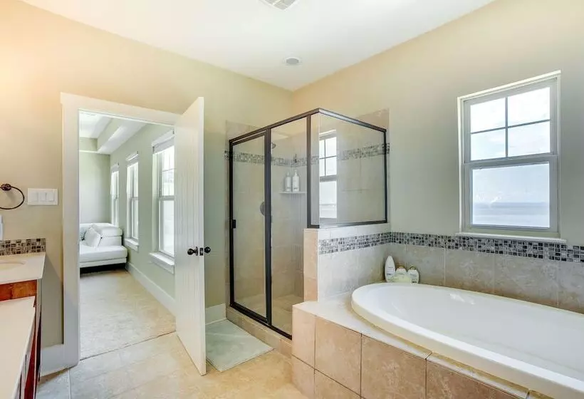 Home On Lake Livingston W/ Deck & 2 Fire Pits!