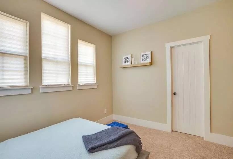 Home On Lake Livingston W/ Deck & 2 Fire Pits!