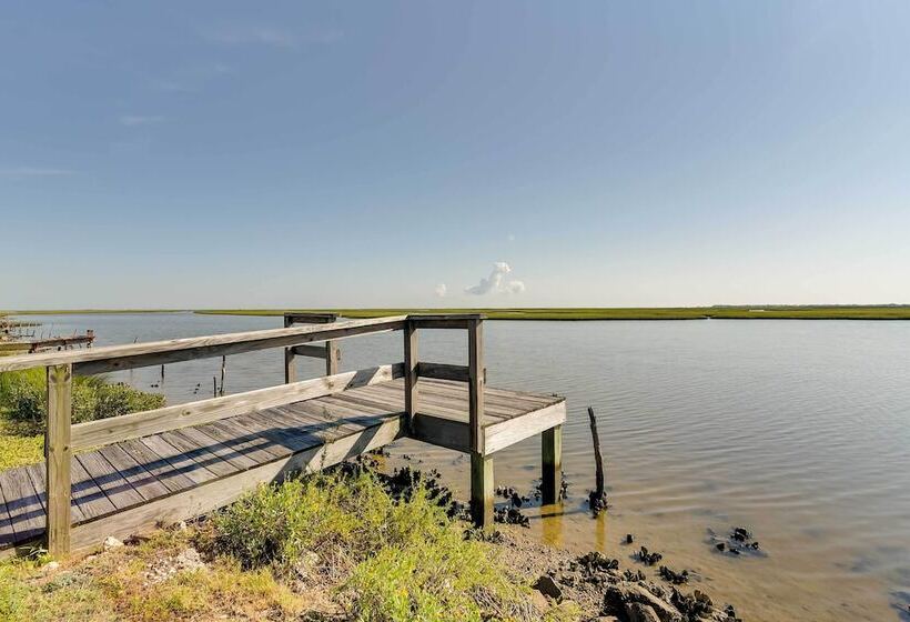 < 1 Mi To Ocean: Water View Home In Jamaica Beach