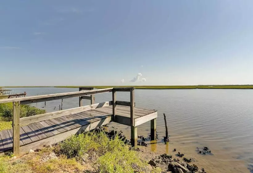< 1 Mi To Ocean: Water View Home In Jamaica Beach