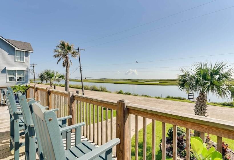 < 1 Mi To Ocean: Water View Home In Jamaica Beach