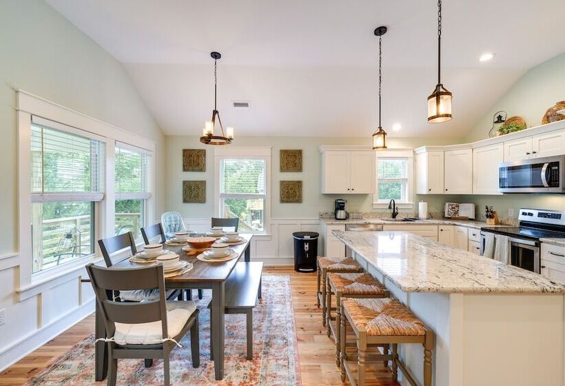 Kill Devil Hills Retreat W/ Gas Grill & Deck!