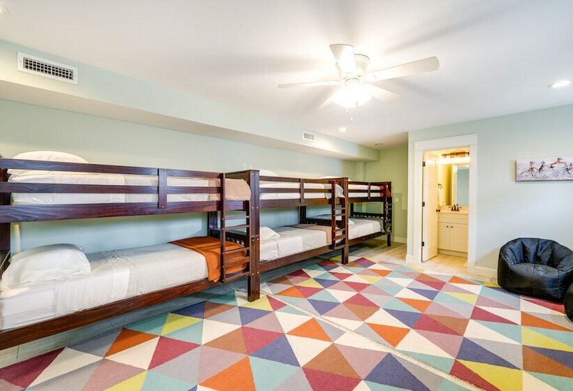 Kill Devil Hills Retreat W/ Gas Grill & Deck!